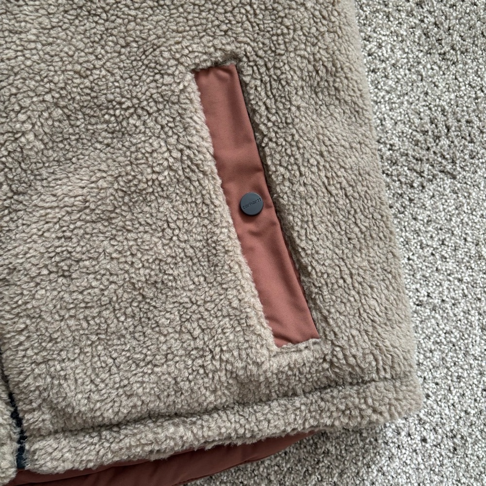 CARHARTT Mauve Insulated Reversible Vest - Picture 7 of 8